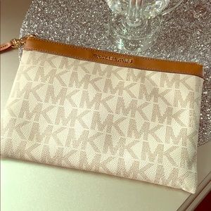 COPY - Michael Kors wallet